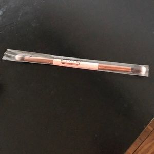 Double sided make up brush